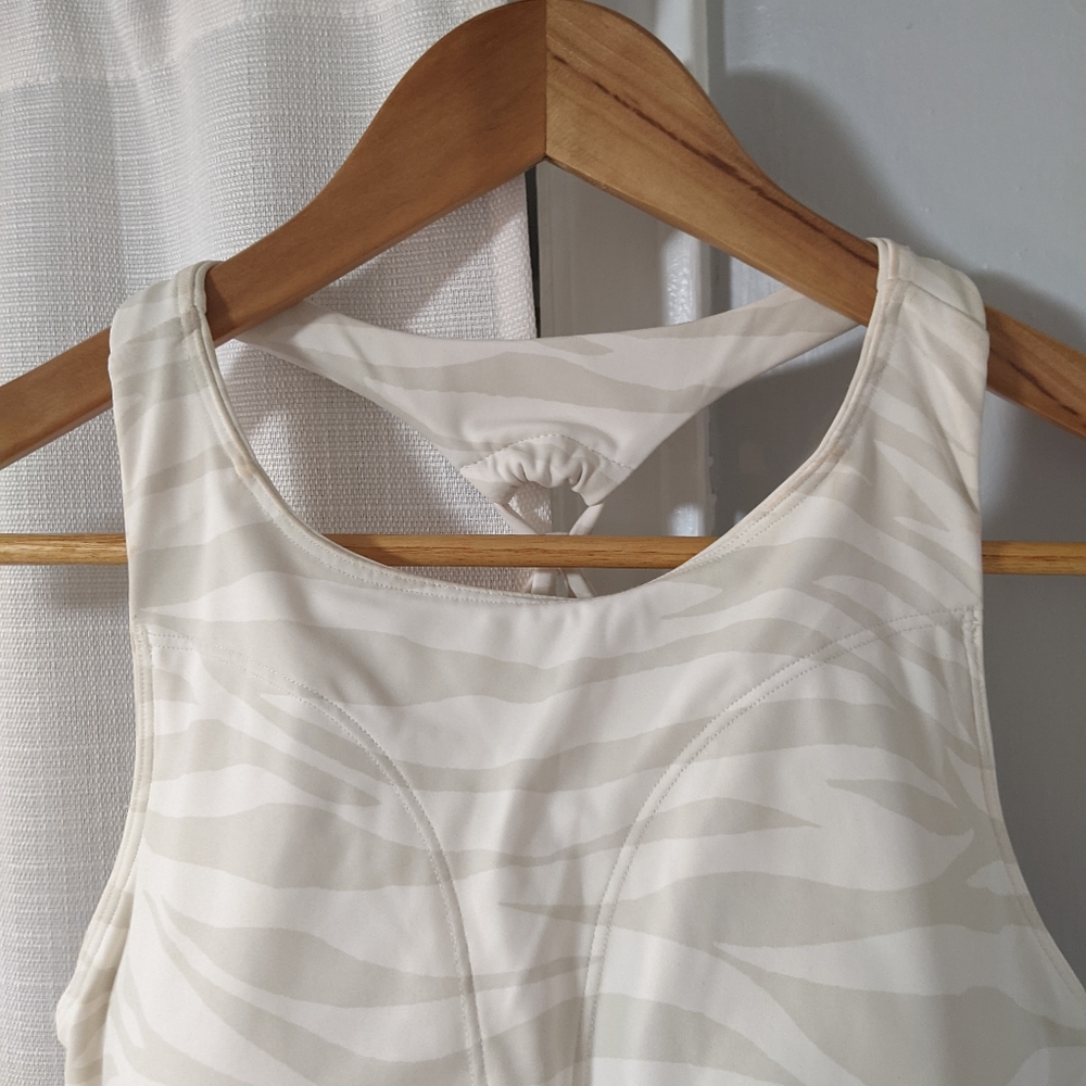 Old Navy Workout Tank - Picture 5 of 10